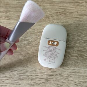 Kylie Jenner blurring skin tint and brush 3.5